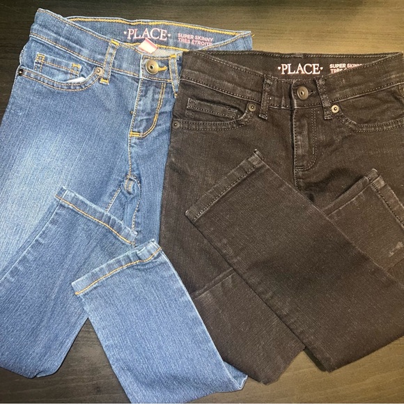 NEVER WORN Children’s Place bundle of two, pair of jeans size 5T - Picture 1 of 3